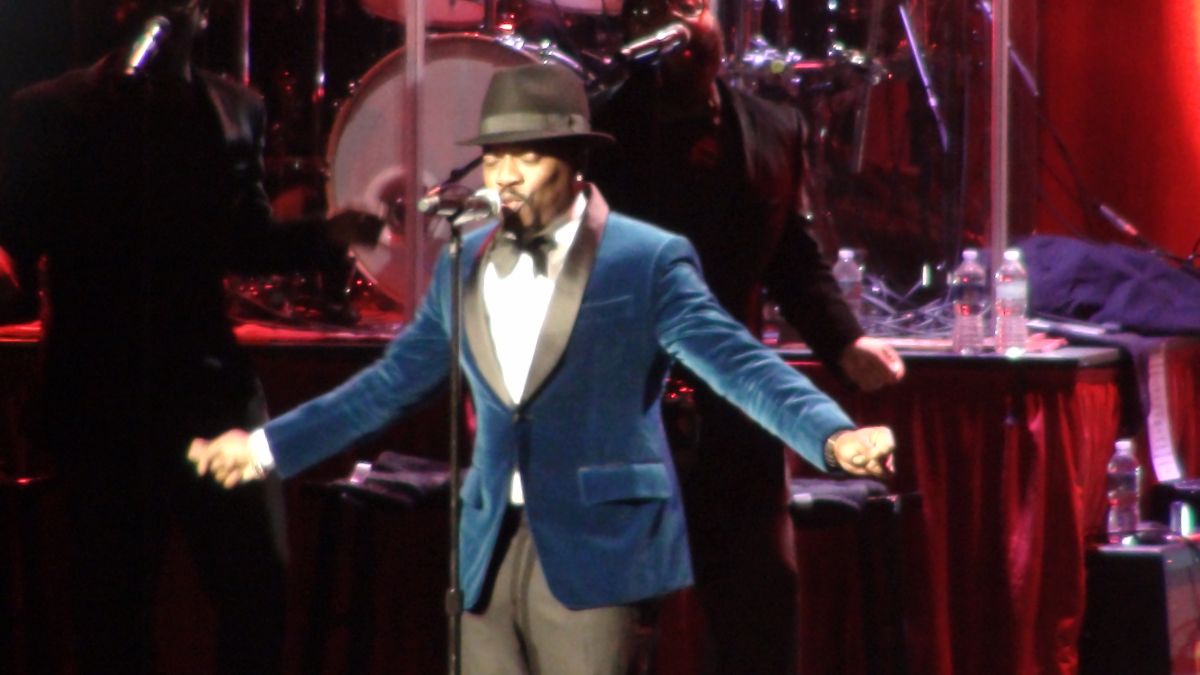 Anthony Hamilton at Home For The holidays Tour