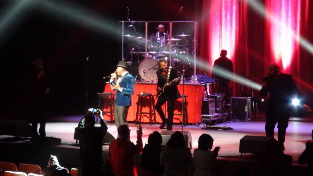 Anthony Hamilton at Home For The holidays Tour