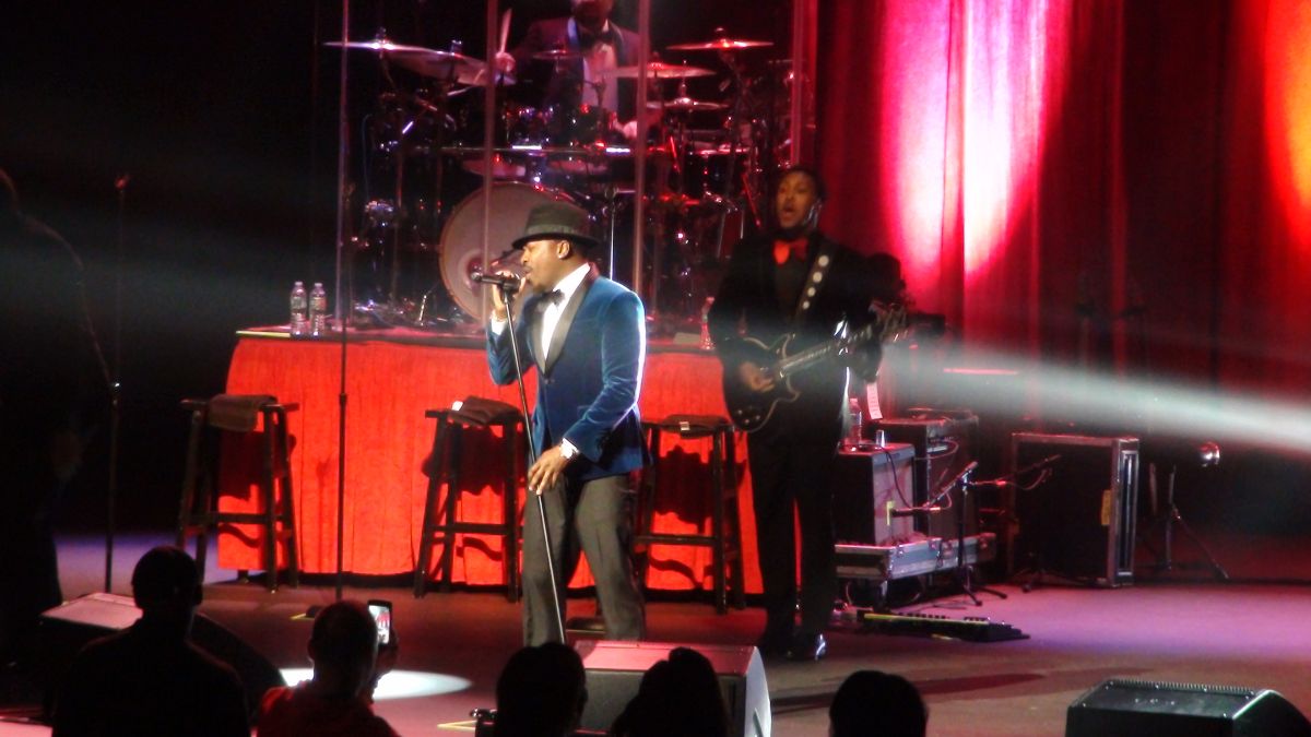 Anthony Hamilton at Home For The holidays Tour