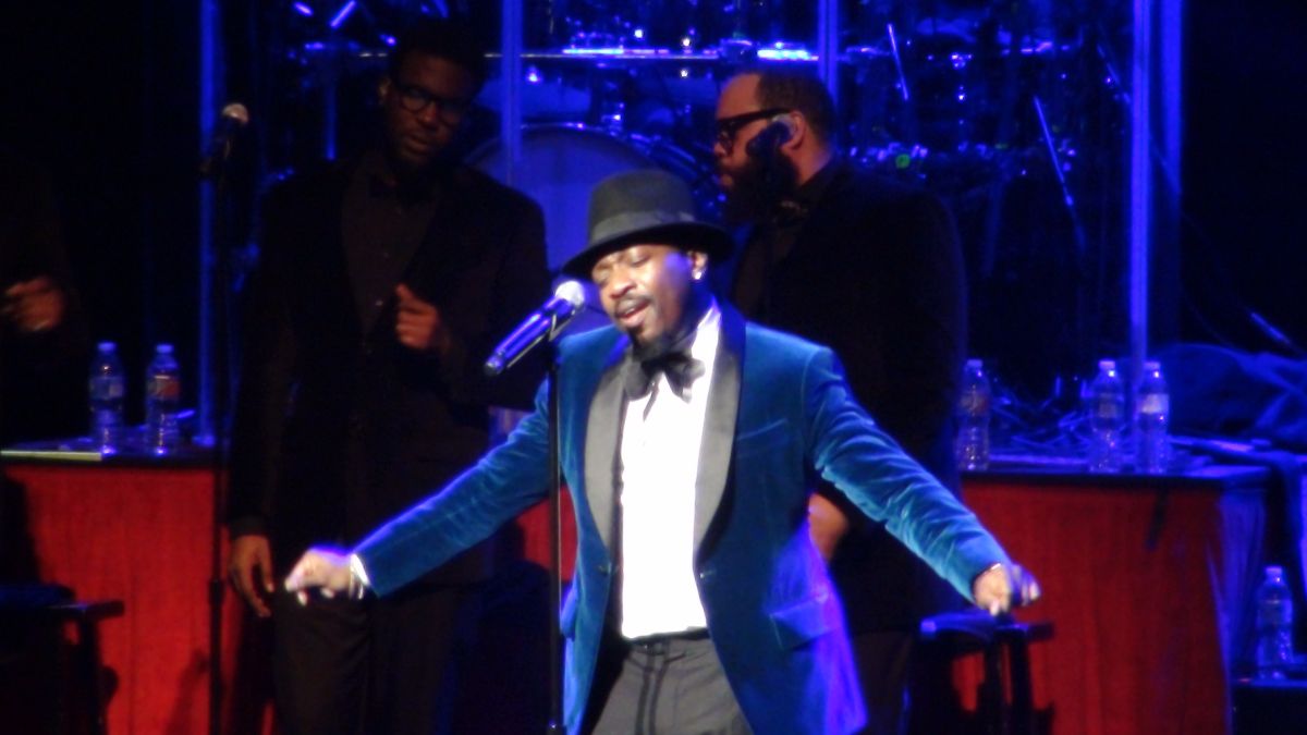 Anthony Hamilton at Home For The holidays Tour