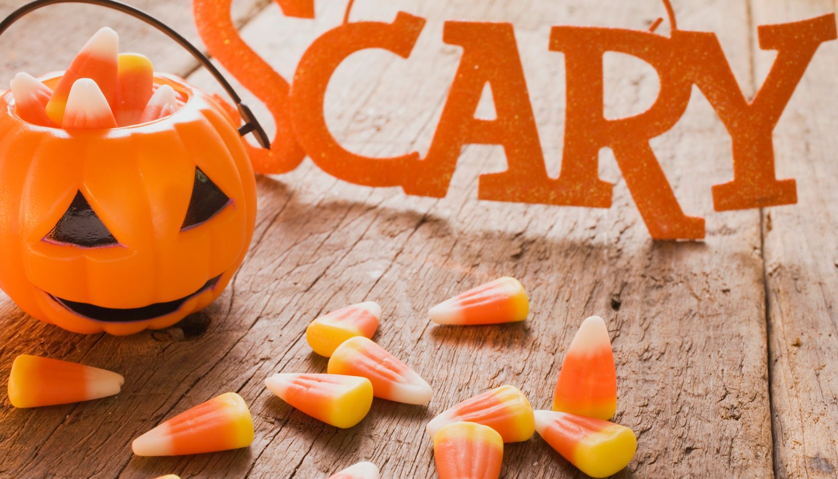 Candy corn (Halloween sweets, USA), pumpkin lantern