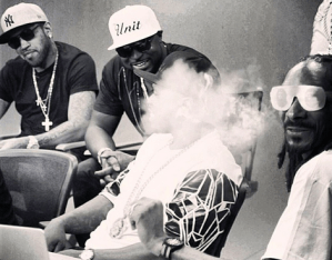 young buck snoop smoking