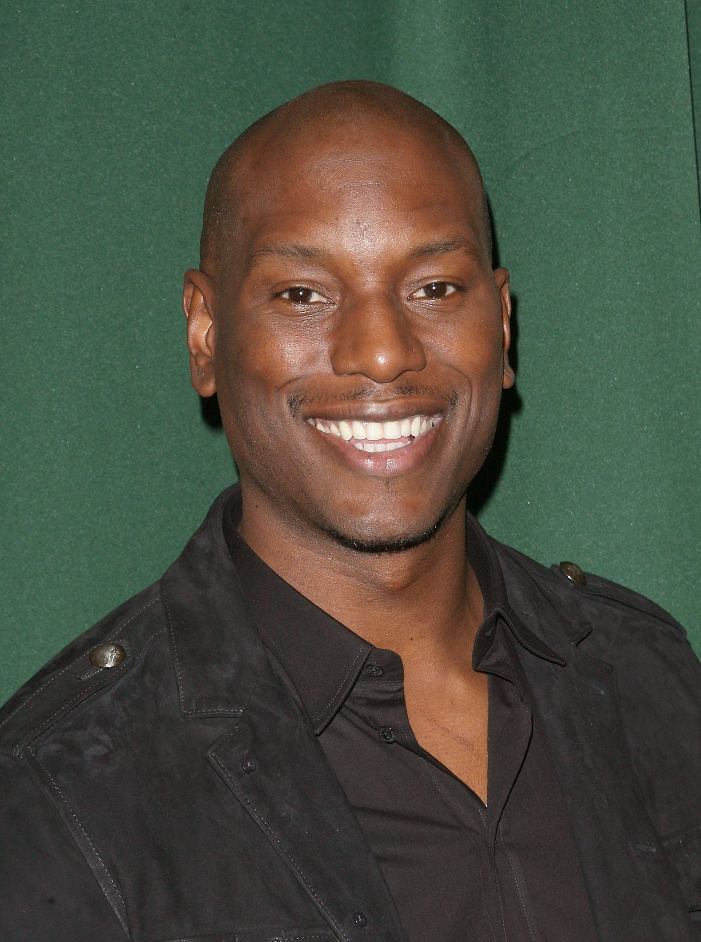 Tyrese Gibson Signs Copies Of 'Tyrese Gibson: How to Get Out of Your Own Way' - April 7, 2011