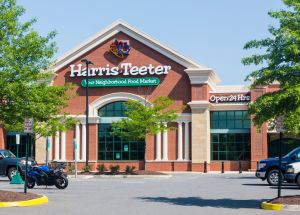 Entrance to large Harris Teeter food supermarket in Gainesville, Virginia, USA