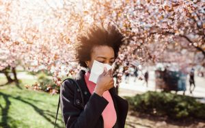 Young city black woman at city park