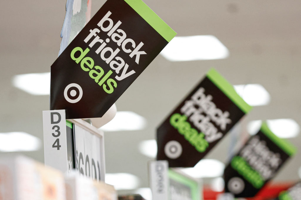 US-ECONOMY-RETAIL-HOLIDAY
