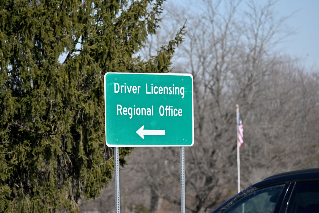 Three Killed In Shooting At Louisville, KY Drivers Licensing Office