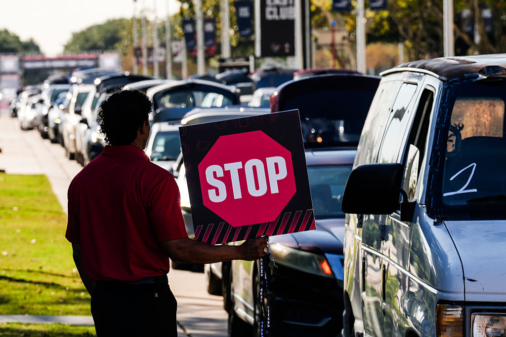 The Houston Texans and Kroger host Turkey Time with the Texans, giving away 1,000 Thanksgiving meals to Houstonians.